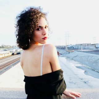 740full-andrea-sixtos_10f06d1a7af7b0a466