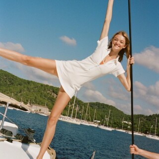 740full-willow-hand---2025-08-21T204416.6696e917ed8fd1d153a