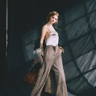 740full-willow-hand---2025-08-21T211351.287cf52da1482df7064