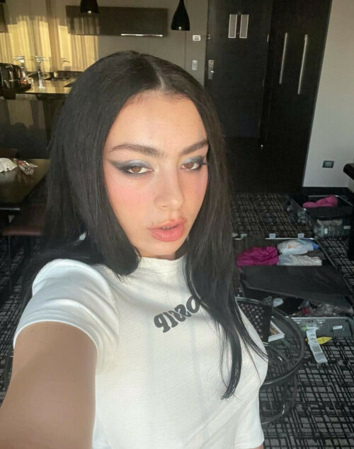 752AF37B 92B6 4F61 967F 52F0938C3F50