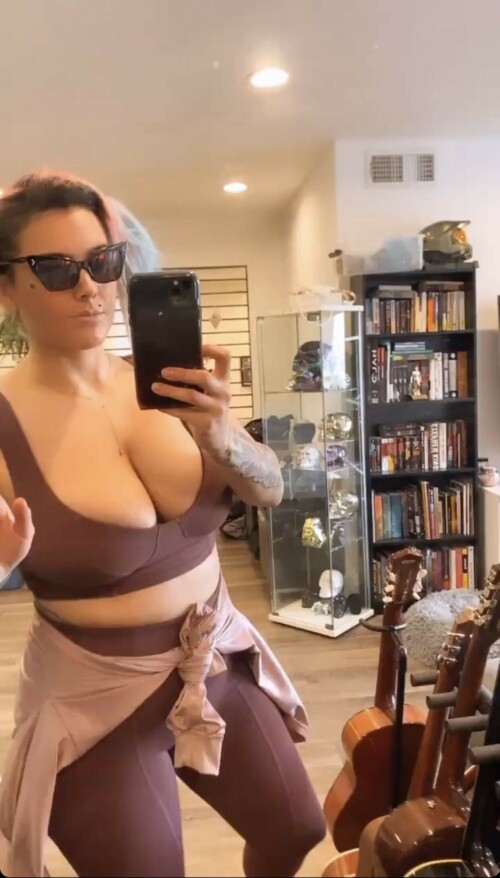 784BB87A 50B5 4563 83E5 C035CA7D3E23