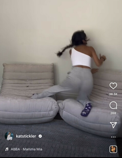 7D985874 F87D 440A 8DB8 633836A669AF