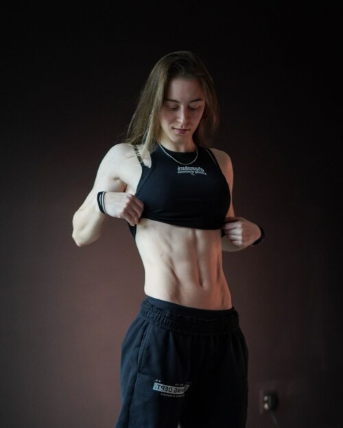 7a3f53cc43e14801bdb71e97c0cc85703a1b6d7e8d0fd806