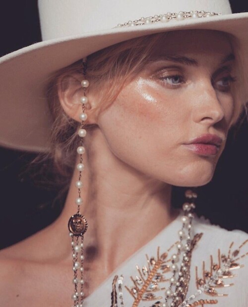 7c5ec4e1 89a9 40cb 8b02 c8ab19b07342c01c872b777b09a4