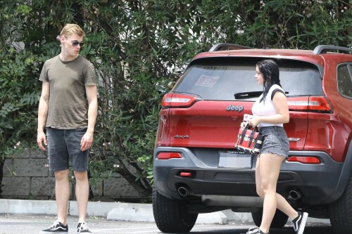 8 QdlB49oed0cae18bcf65c90