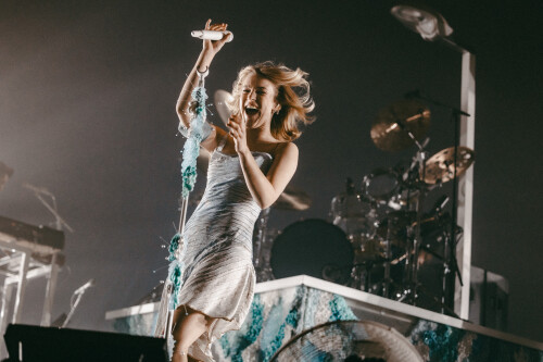 8.PommelienThijs socials 2a05db2fd876aa43a