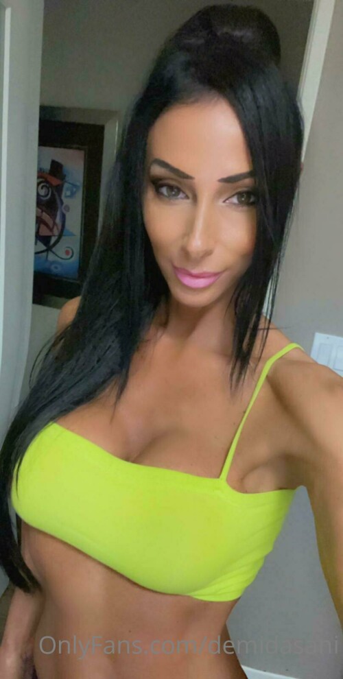 808x1600 034466920951a2596f460cfc0b8c249a