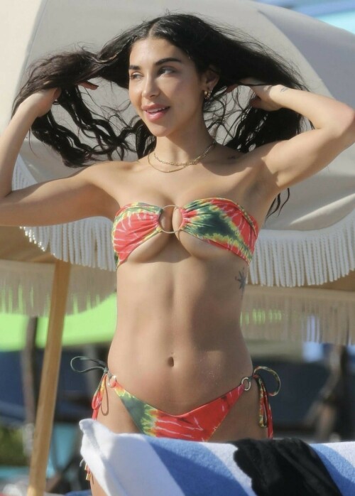 824E7332 1E3F 4A36 98F9 6DED19E003E1