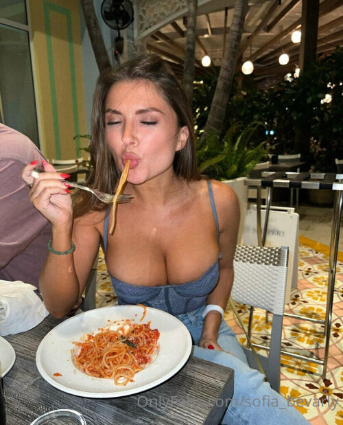 828x1025_0536518cf3ce77144d1b5b3f3774e135af539ffb96a29a4b.jpeg