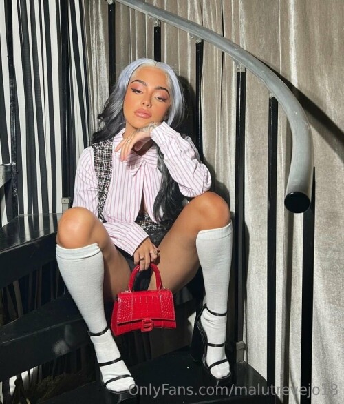 828x971 f72648f739e1b9baf0f3fb561a160ad6