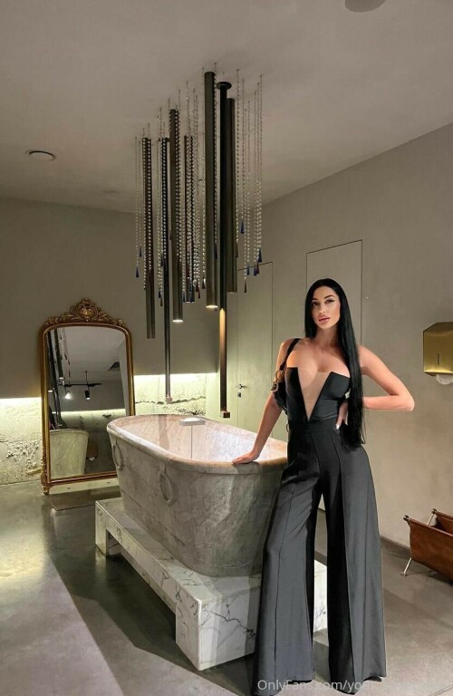 833x1280 152fe51d3421f732ffc785fc2779875f