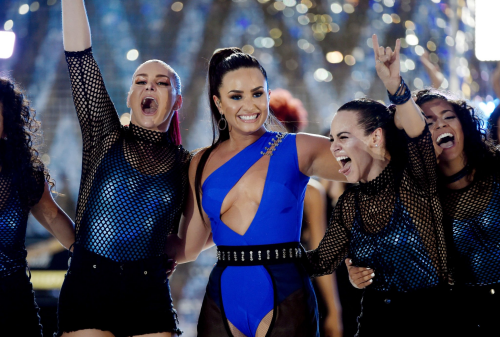 840050348b21f2a8e24cdb9c6