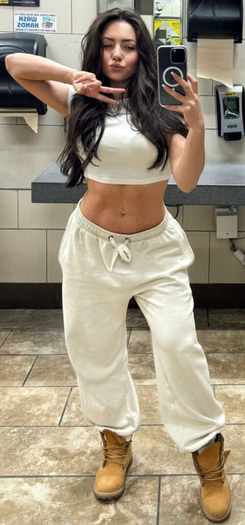 84C1B295 7EA4 40DF 8DFA 21C3E6B27C1A03ef40f28b31ad65