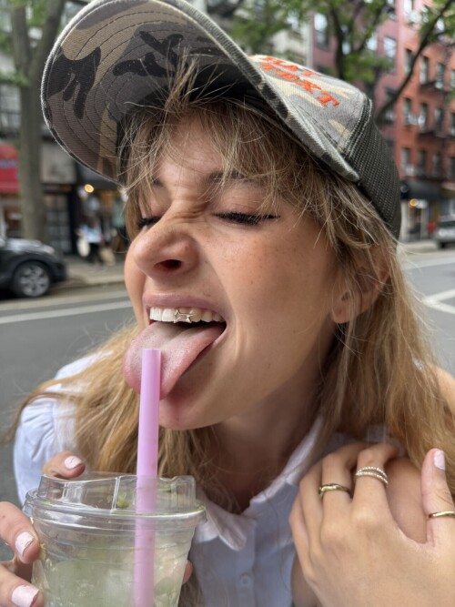 84D865F1 25B2 4E6F 83C5 1B854D91D871a99d2e4948549b25