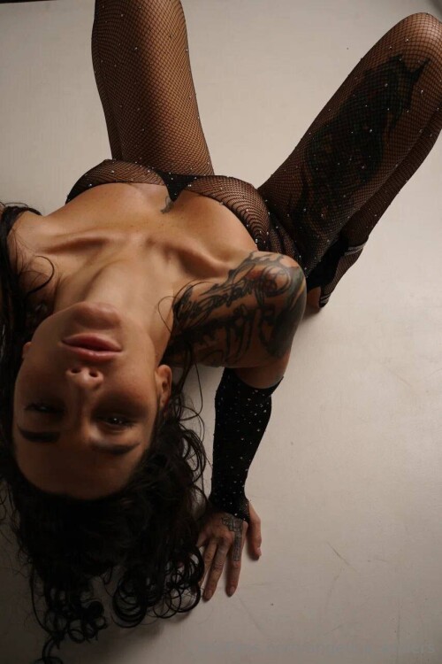 853x1280 9cfc25450b686fe5abd3bd838aafdaf46f6894da882ee7c5