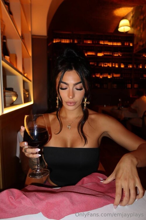 853x1280 f98a40a316d73ced5d24ebd9726d7bb6bb5dfcbdd5dfecd3