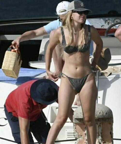 855D40C7 B591 4FAE 9B14 3C6950DA920A