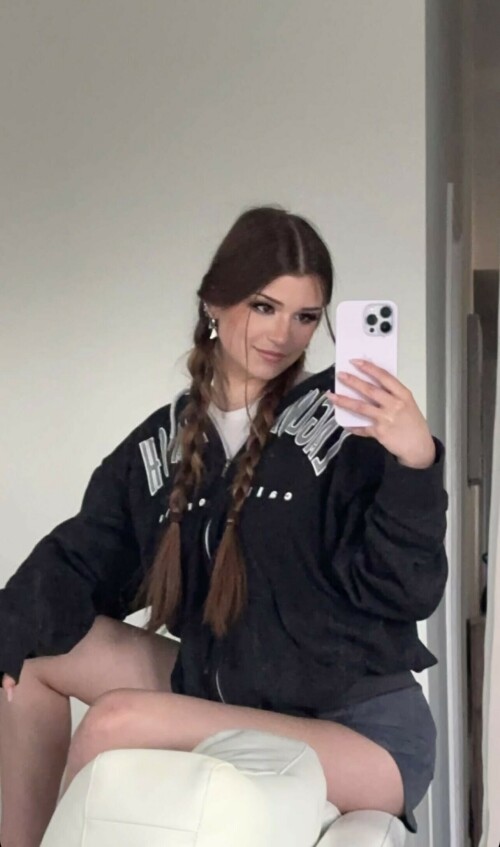 856CA32B 27C0 49B9 BB98 D8468A58242D