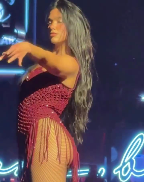 8798002316f9569f3094eb63d