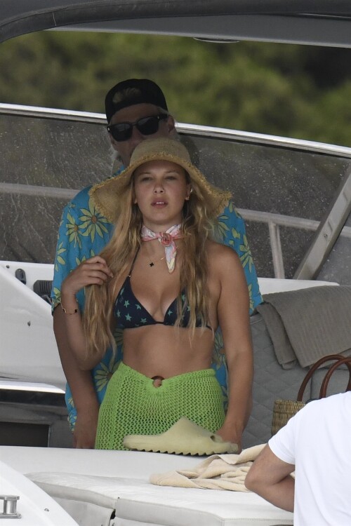 88577720 DCBE 49B4 B58C 2591115013A5