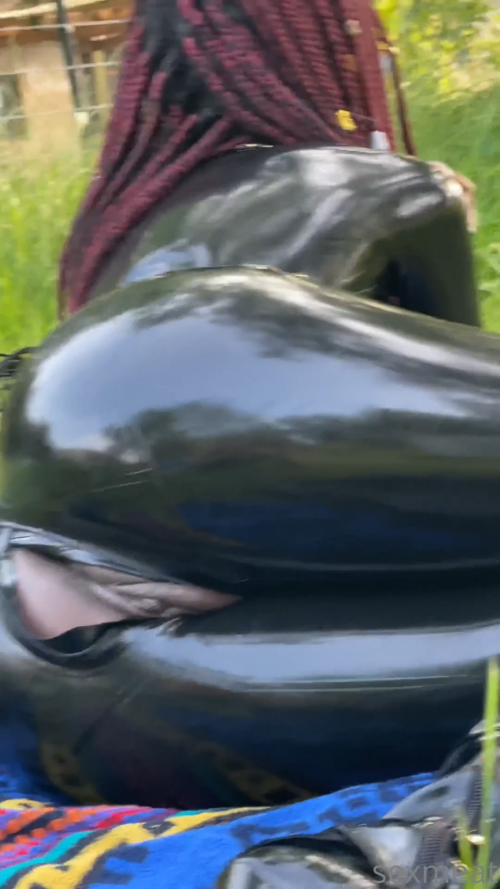 890980676c6b2b1e9d58a05b