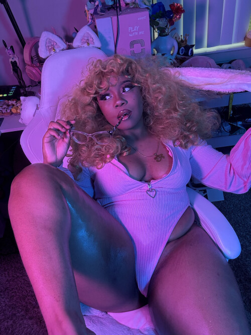 893FAAE5 7F4F 4EAB 97BA C37F0E1327B7b6b9eda2463f2c0b