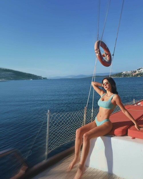 8A952FE4 62CA 4C32 9DE9 9BE32843571E