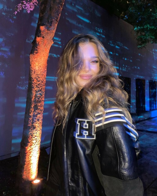 8B3337CC C354 4D01 A8DF C6284A3DCAC3