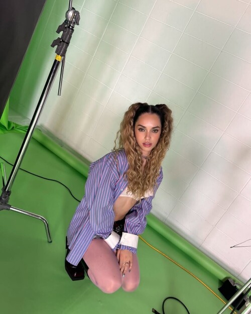 8BD4CEA7 6E2C 4505 94C3 965934A6465C42a5e7dee633e5a2