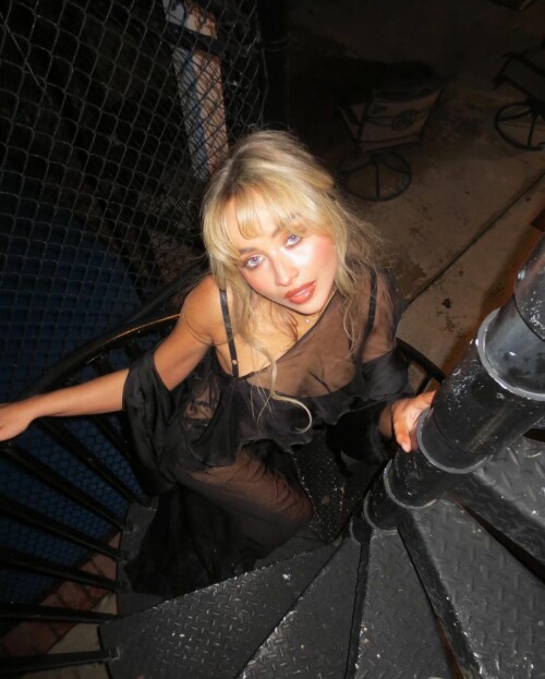 8C09DF22 650E 4821 ACA5 DA203FD8867D