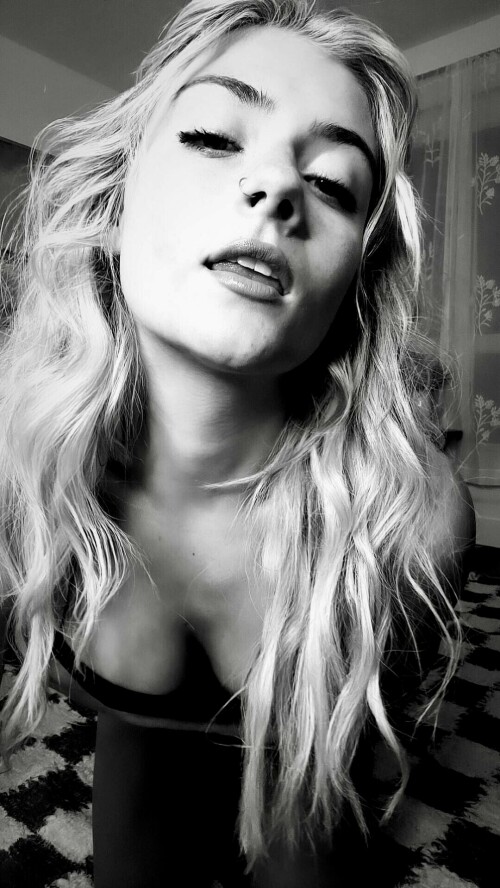 8DA285EE 6485 40E1 B4F6 13FD4FC22821