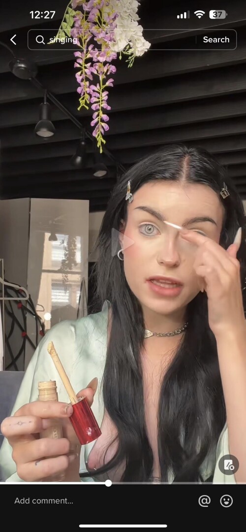 8F971B87 C93D 4373 AEB1 60BC870A988A