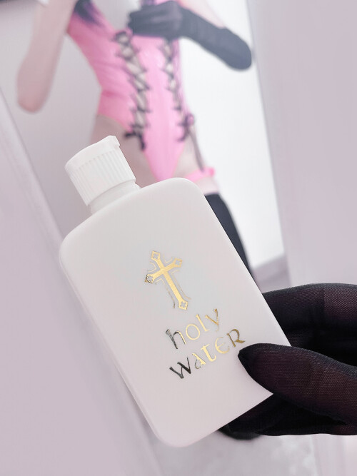 8FD9BD2E 4E30 4711 8463 59B7FDA3BFC493e5d49e7b681732