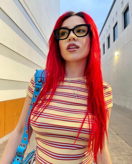 8FF0FA54 30E9 4721 B711 E9698DB430C3