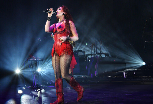 8M3IF7EWHoce85ea76adb4e4f4