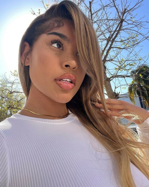 90F6E705 32D9 45F5 B479 DAFC421F6D53