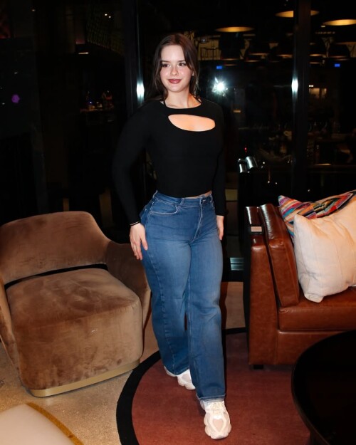 9183F5D2 E190 4CAC BDB9 8592F8D7DFDD4d1df87a64591e8d