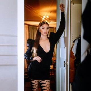 91863751_8hailee-bumblebee-diary85c0c31419e6e982