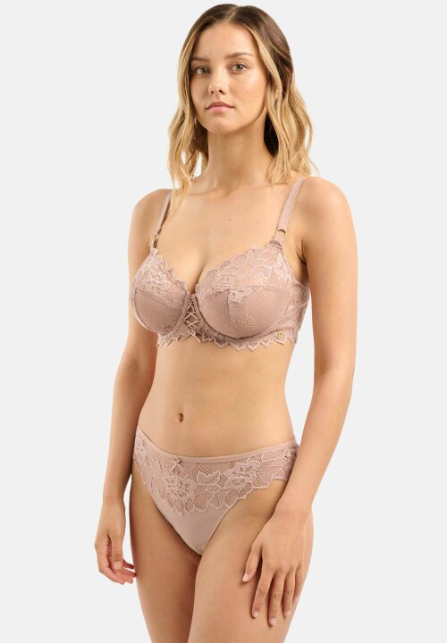 9304E63E 3859 4CED A559 7811E4A1A7BF