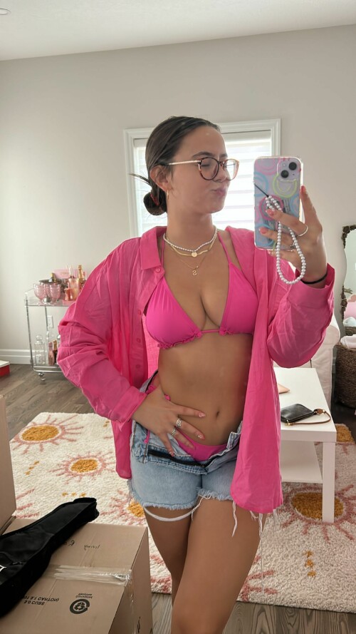 933945B3 8D12 4FAD 82A4 3C61376E2544