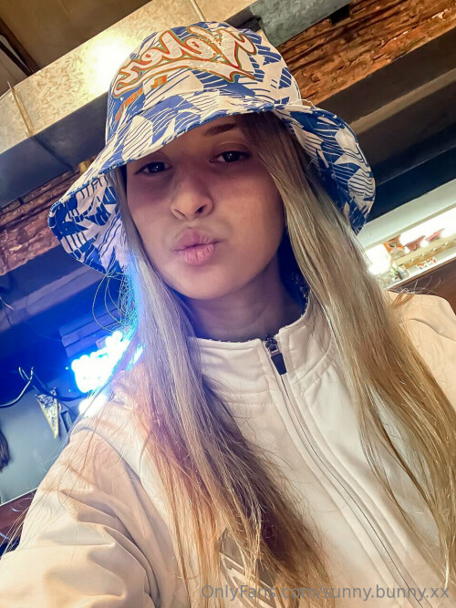 959x1280 d83dc3e17c34dabd4fc8352e99ba98744b4afb517b13759d