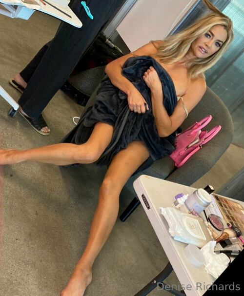 960x1166 8d9e0e5e9eb2f3691593c89cb8bce833