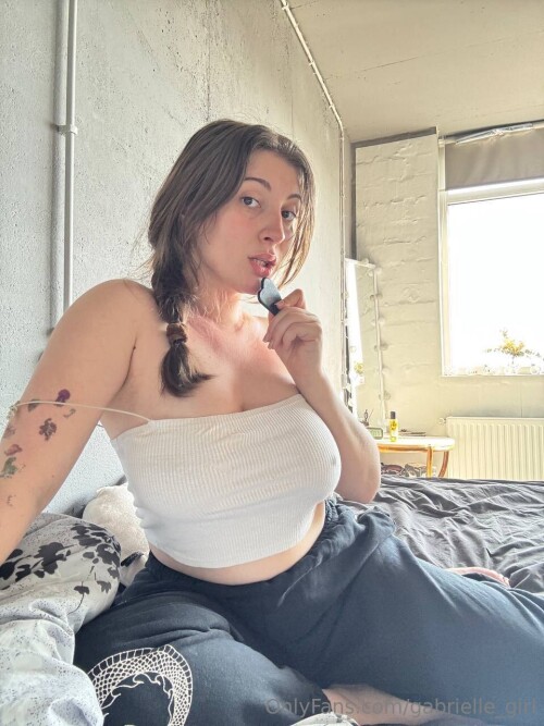 960x1280 ab4c442f035574f368086a301a7d050944f1d093b351241d