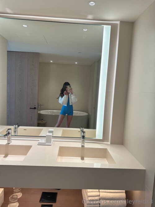 960x1280 b92c85f059a5c498a6692f7d1c451836cc975e1f135985c4