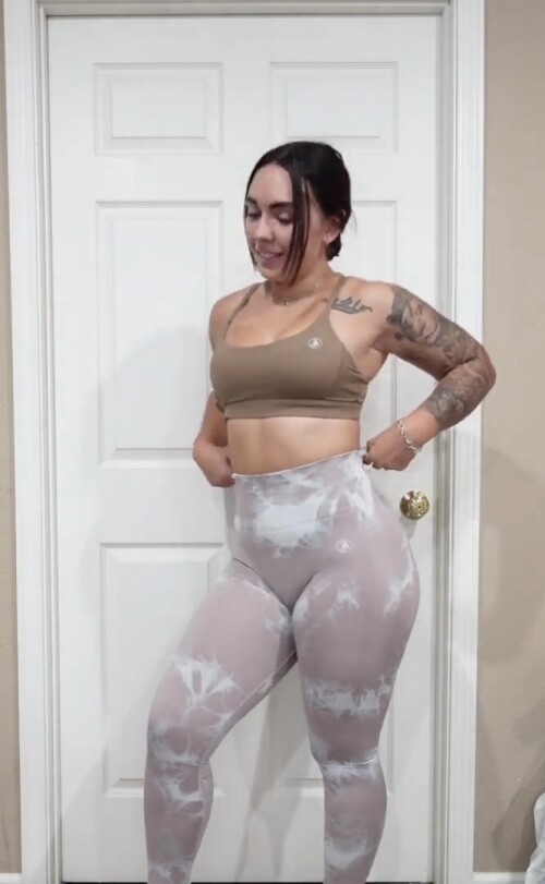 98B2EF10 240F 444C 9AEE 7C2B078375CA