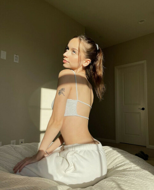 99896703 DB67 4363 811D BD83D5F2865D