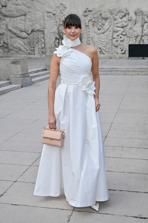 Nina Dobrev arriving at the Elie Saab show during Paris Fashion Week in Paris, France on September 28, 2024. Photo by Julien Reynaud/APS-Medias/ABACAPRESS.COM