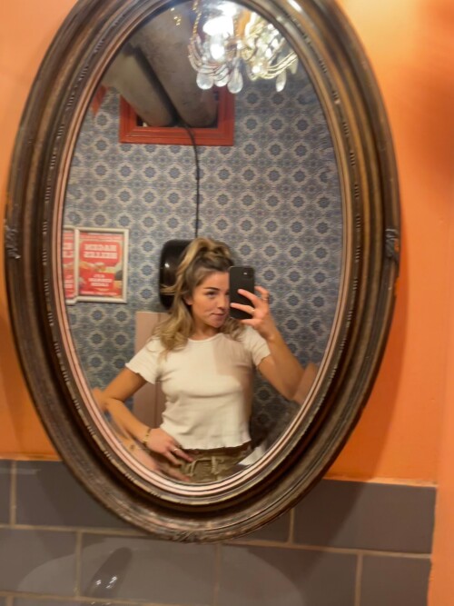 9B228FD7 9A3A 4748 BAA1 C9223ECDA286