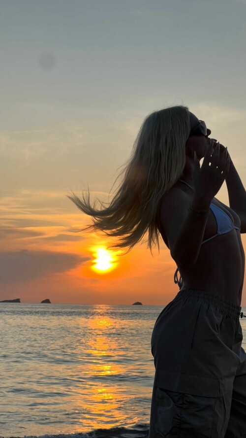 9E3DC9D7 C21B 4864 8242 1EBC5B004CD0