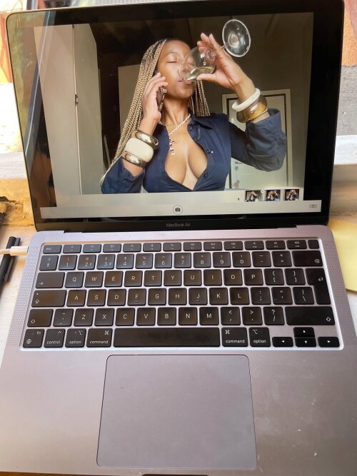 A diva 17e3e4532c527a751a